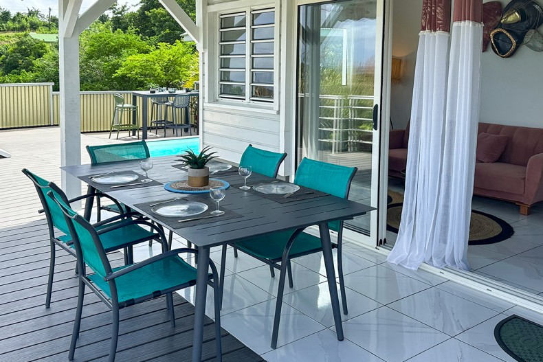 Maison le françois location martinique piscine vue mer