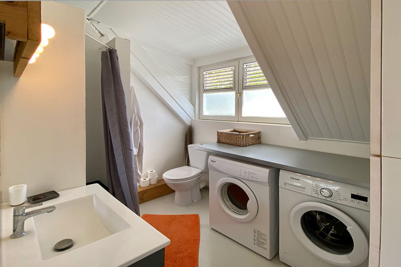 LOCATION MAISON TARTANE  salle d'eau