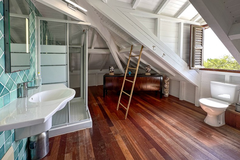 Salle d'eau sous comble martinique
