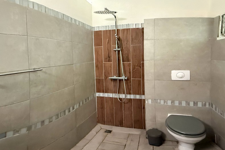 La salle d'eau de la chambre 4