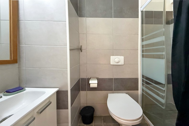 La  salle d'eau de la deuxième chambre