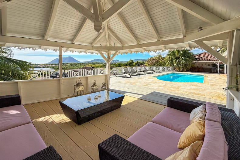 Villa de luxe Martinique vue sur le rocher du Diamant vue rochet