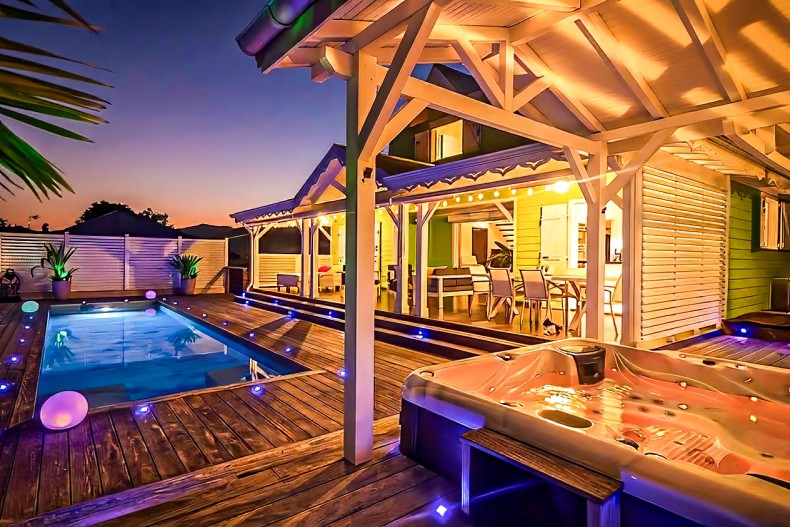 location belle villa de l anse  a l ane piscine et spa