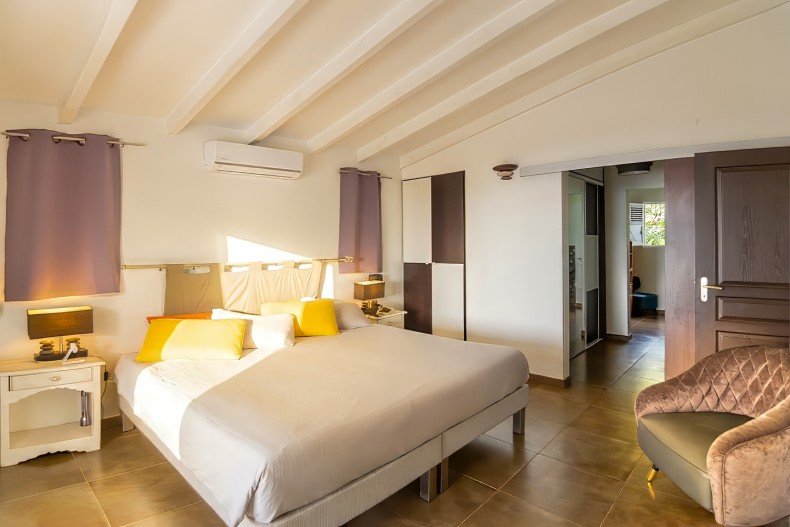 location belle villa de l anse  a l ane piscine et spa