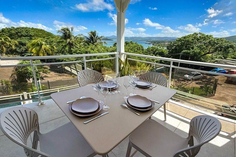 La vue à table sur la terrasse