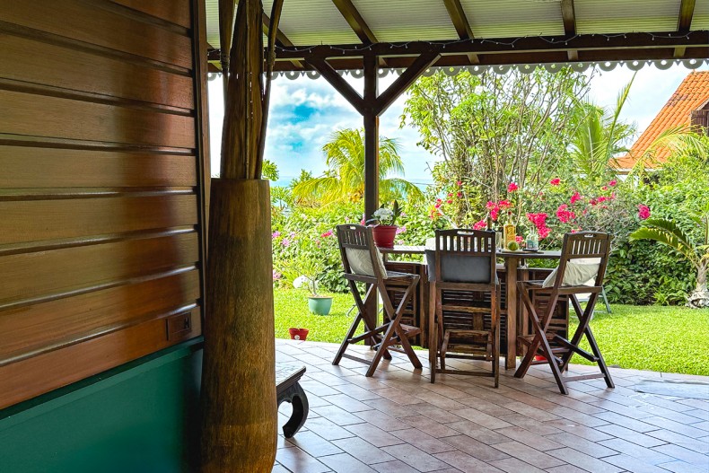 maison porte du surf martinique terrasse