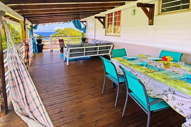 Barbecue lapin terrasse salle à manger