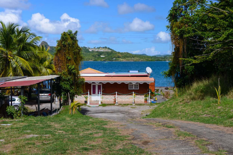 location maison de pecheur bord de mer martinique