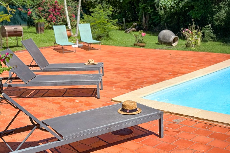 Location villa paisible le diamant piscine transats