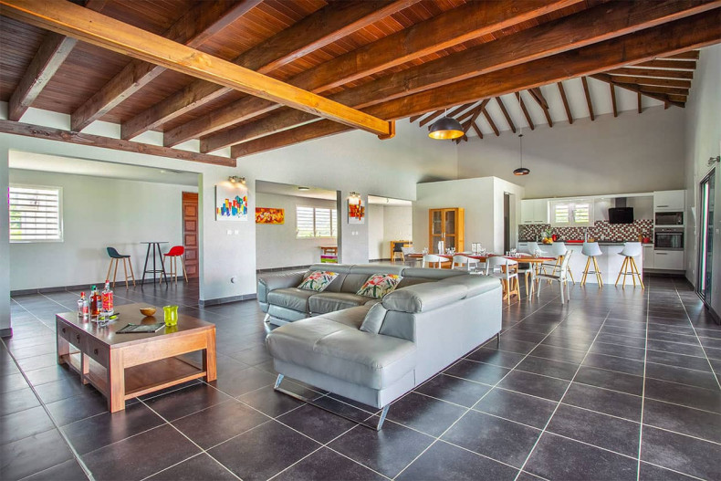 villa---Pomme-Cannelle-salon-cuisine