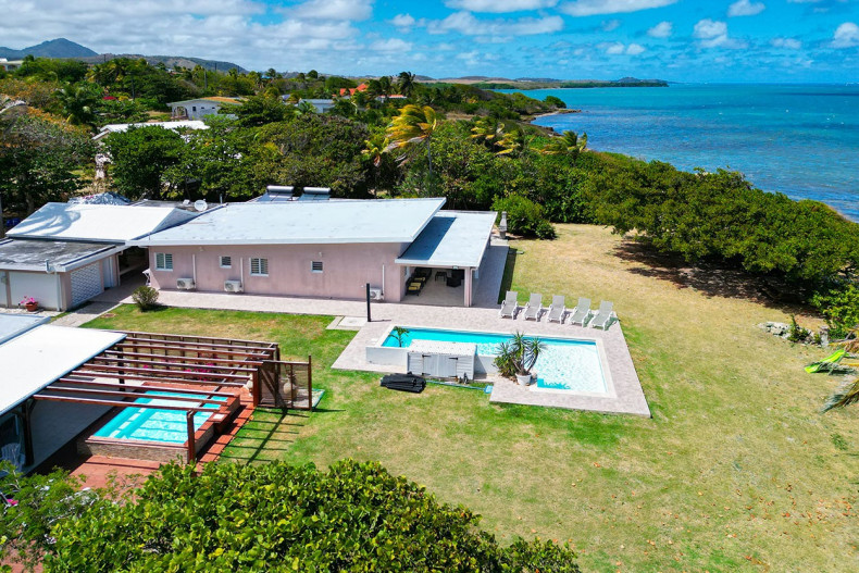 Villa TROPICAL OCEAN 5 chambres location Martinique le Vauclin pieds dans l