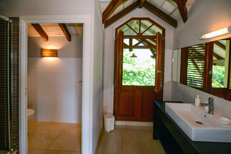 Salle d'eau  suite à l'etage villa lagoon