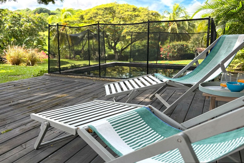 villa cap Est ménhirs