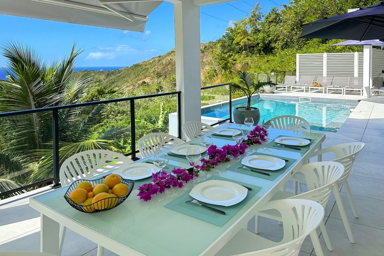 villa MODERNE prestige Martinique table