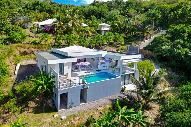 villa MODERNE prestige Martinique ensemble