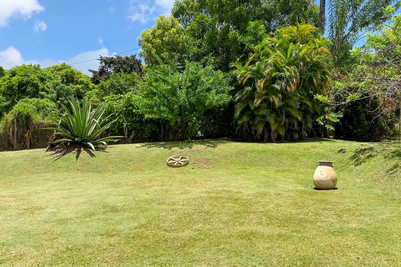 Villa mangle rouge jardin