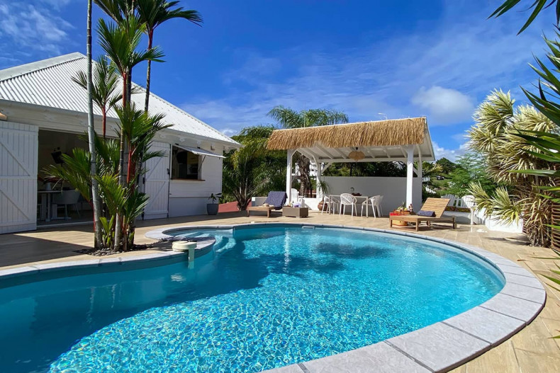 Piscine sécurisée lune de miel