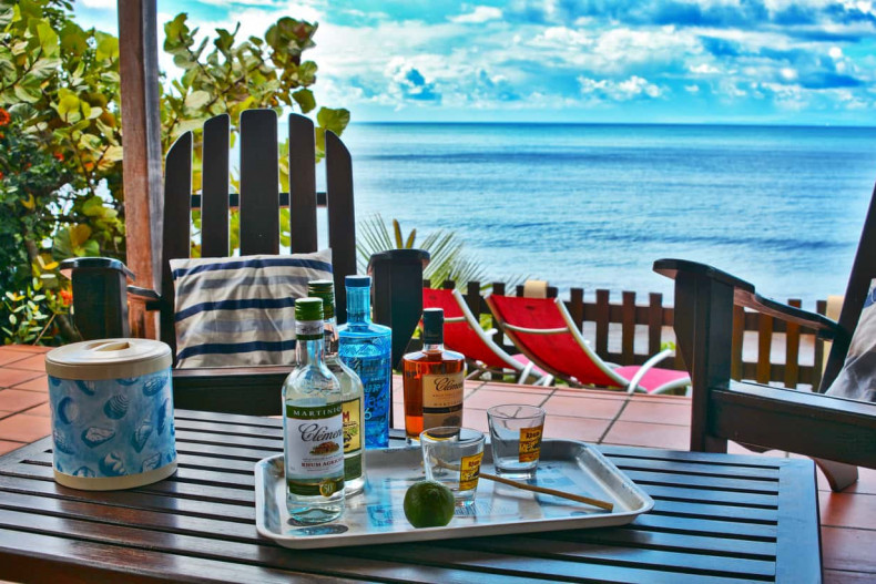 Rhum Clément sur la plage du diamant