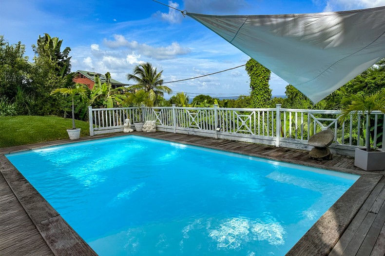 Blanc Bali Martinique piscine