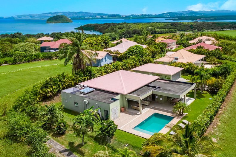 vue mer MODERNE de luxe Martinique trois ilets