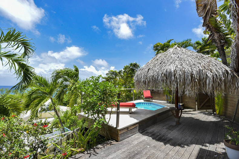 vue turquoise parasol terrasse