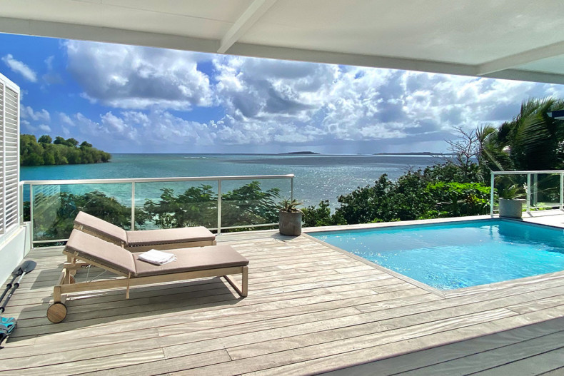 Location villa piscine bord de mer Martinique