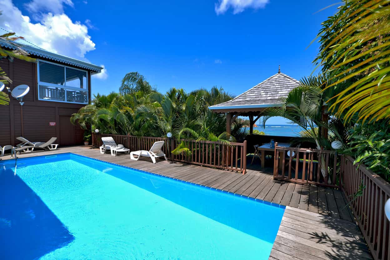 PETIT BRESIL Martinique location Tartane piscine vue mer - La grande piscine de 11 x 4 m