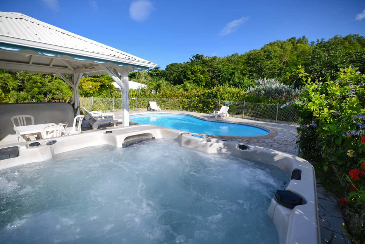 Location bungalow avec spa et piscine martinique