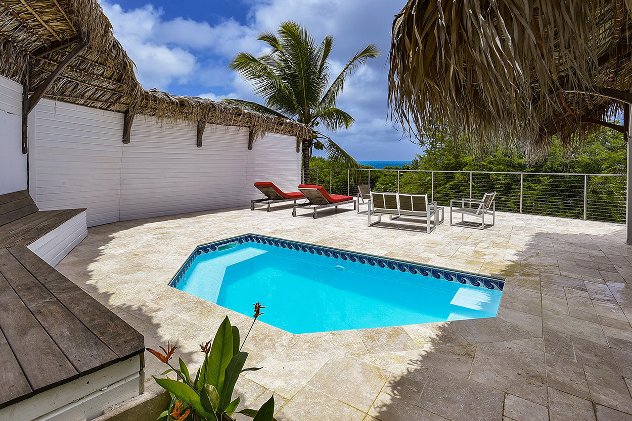 TI TURQUOISE Bungalow location Martinique Tartane piscine vue mer plage surf - La petite piscine du Ti Turquoise
