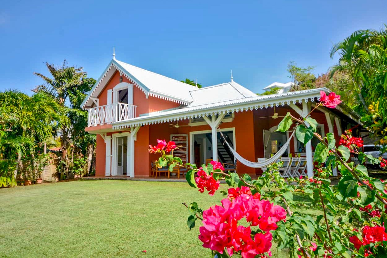 Villa COTE MER location de vacances Martinique le Robert sur la plage sable blanc - La villa côté mer