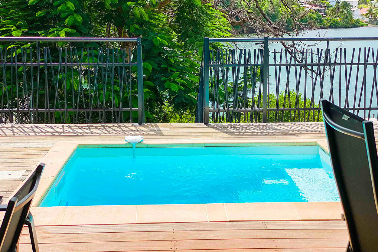 Duo Les 3 Mats location superbe 2 T3 Martinique piscine bord de Mer le Robert - Terrasse piscines privées