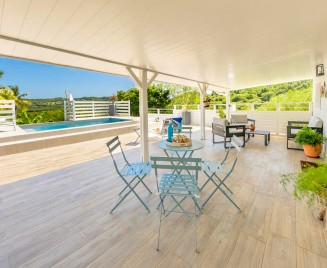 Bungalow sainte anne avec piscine terrasse