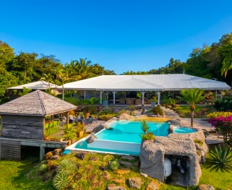 Villa Caroline charme et luxe Location Martinique 1 bungalows 5 ch 10 p - Bienvenue à la villa Caroline