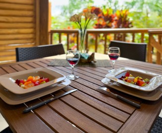 Location T2 le NID petite Anse d-arlet table