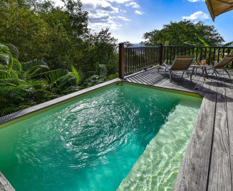 La piscine à babord anse arlet martinique