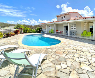 Location villa piscine sable blanc en famille martinique