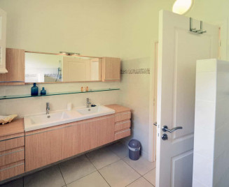 Salle d'eau attenante chambre 1