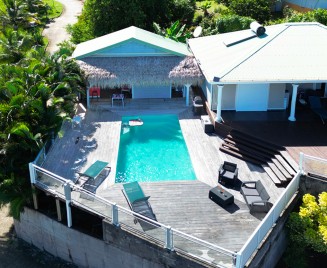 Petit Bungalow le François piscine
