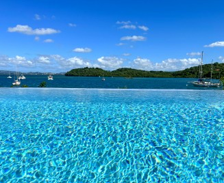 Piscine débordement Villa Ponton pointe du bout Martinique