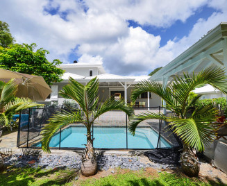 Location villa de prestige martinque avec piscine 3 chambre les pieds dans l'eau