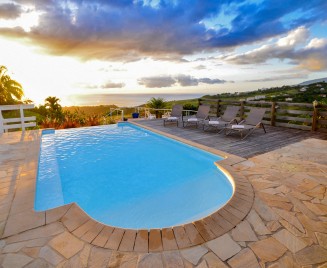 maison avec piscine vue mer location Martinique