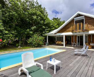 Belle Villa Saine Luce Martinique piscine