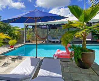Bleu Citron Location Martinique le Diamant T3 piscine bas de villa piscine - Bienvenue à Bleu Citron