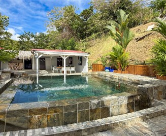 Bungalow de charme Martinique le françois piscine