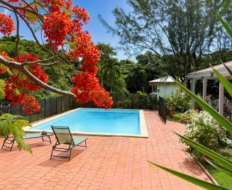 Location villa paisible le diamant piscine