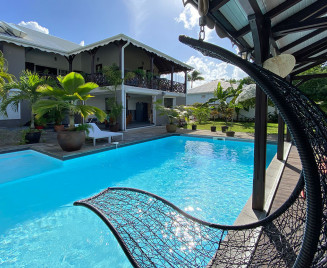 Location avec piscine Bleu Citron Le diamant