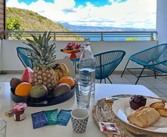 Location trois ilets appartement Azur vue mer