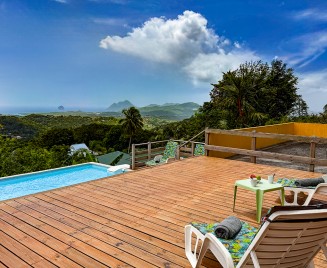 Location Villa vue sur le rocher du diamant Martinique haut Rivière salée