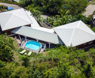Villa Blanche du Diamant Location Martinique piscine vue mer - Bienvenue au Diamant