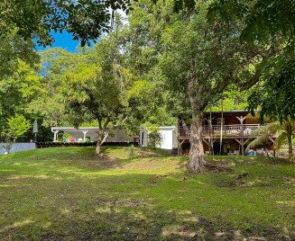Jardin maison des bois Martinique